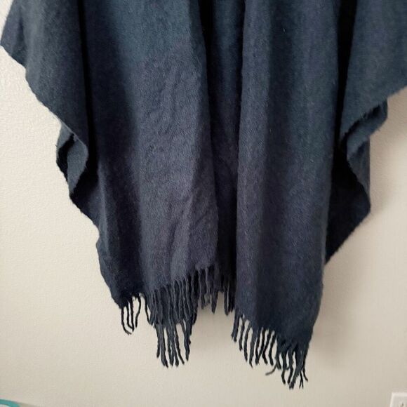 ECHO | Fringe Hem Fringed Bloucle 'Ruana' Navy Blue Fuzzy Wrap Poncho | OSFM - Picture 3 of 6